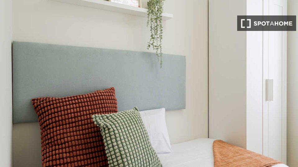 Double room Madrid, 8 beds — photo 3