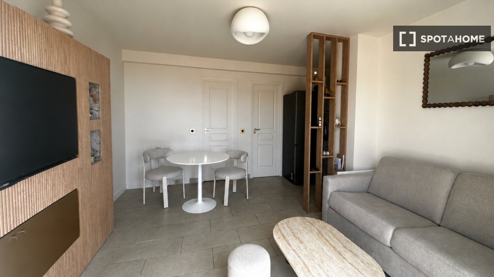 Apartment Nice, 1 bed, 31m² — photo 1