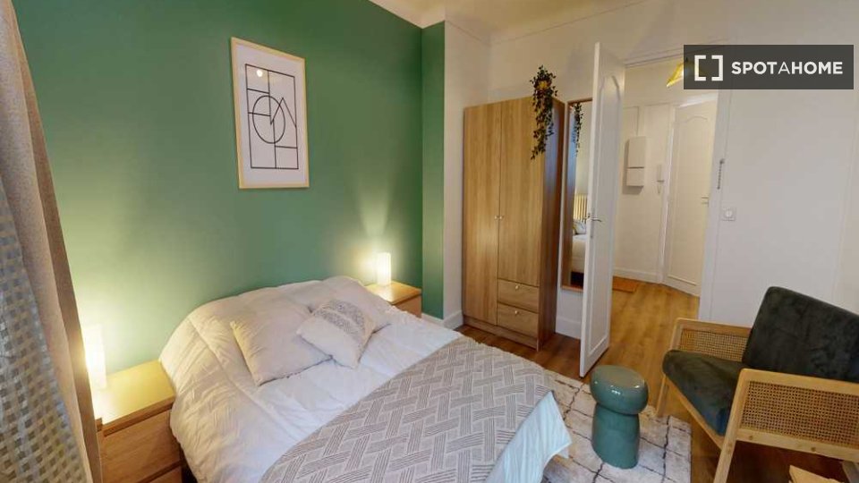 Double room Paris, 5 beds, 110m² — photo 2