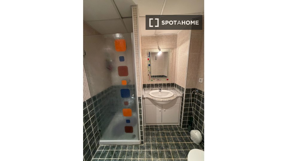 Double room Valencia, 3 beds, 120m² — photo 7