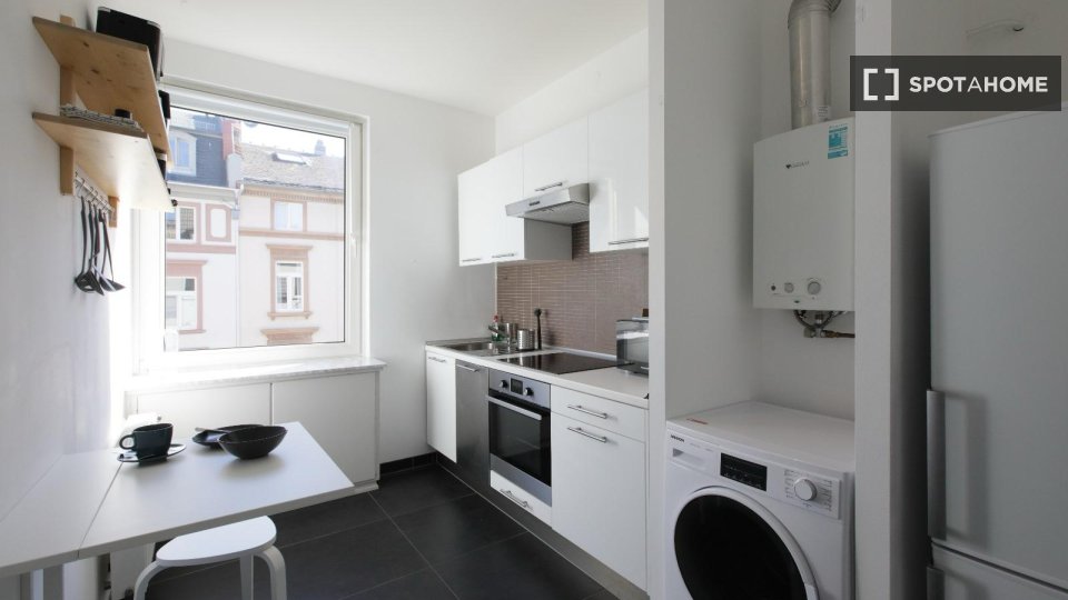 Double room Frankfurt, 2 beds, 15m² — photo 4