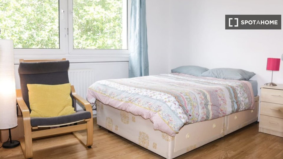 Double room London, 3 beds — photo 23