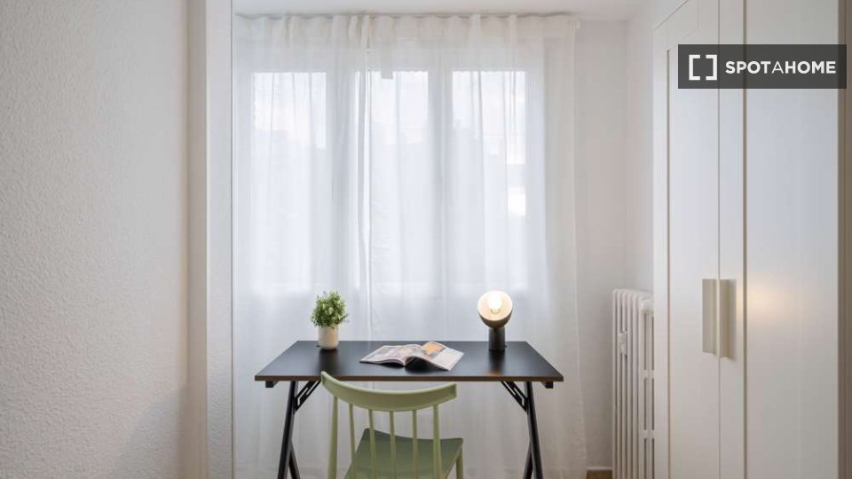 Double room Madrid, 25 beds — photo 18