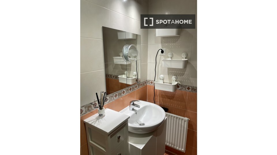 Double room Madrid, 1 bed, 90m² — photo 9