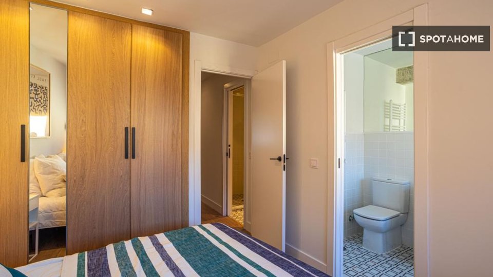 Double room Madrid, 4 beds — photo 15