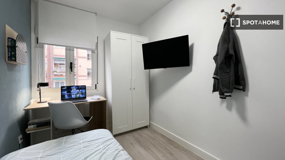 Double room Madrid, 5 beds — photo 8