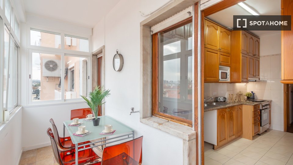 Double room Lisbon, 4 beds — photo 22