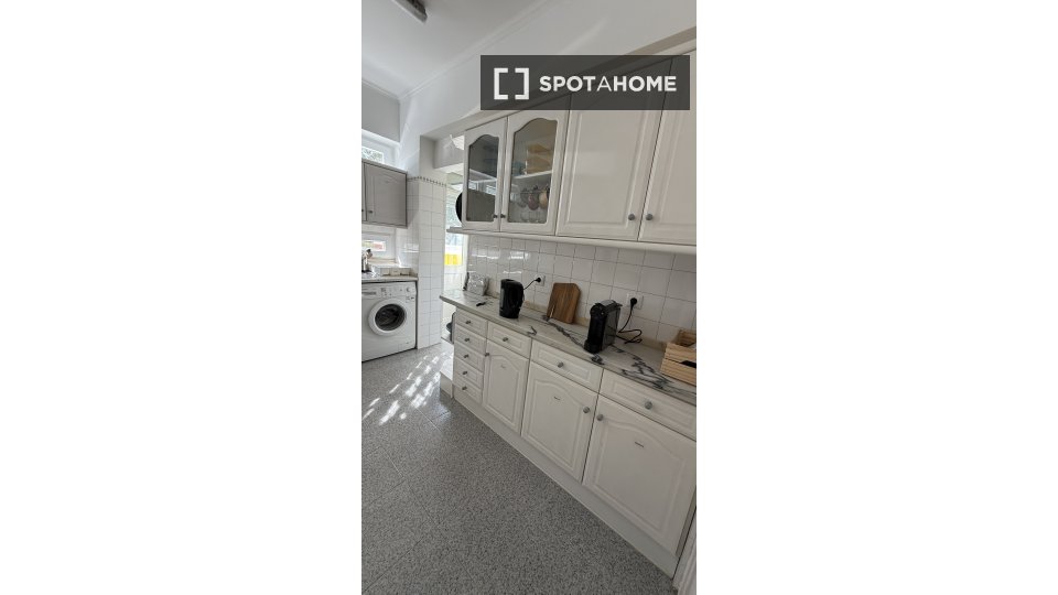 Double room Lisbon, 7 beds, 150m² — photo 12