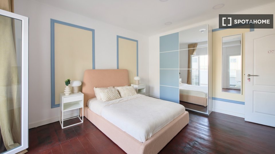 Double room Lisbon, 8 beds — photo 53