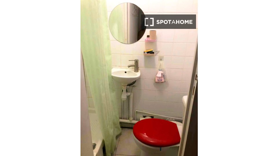 Double room Paris, 3 beds, 17m² — photo 14