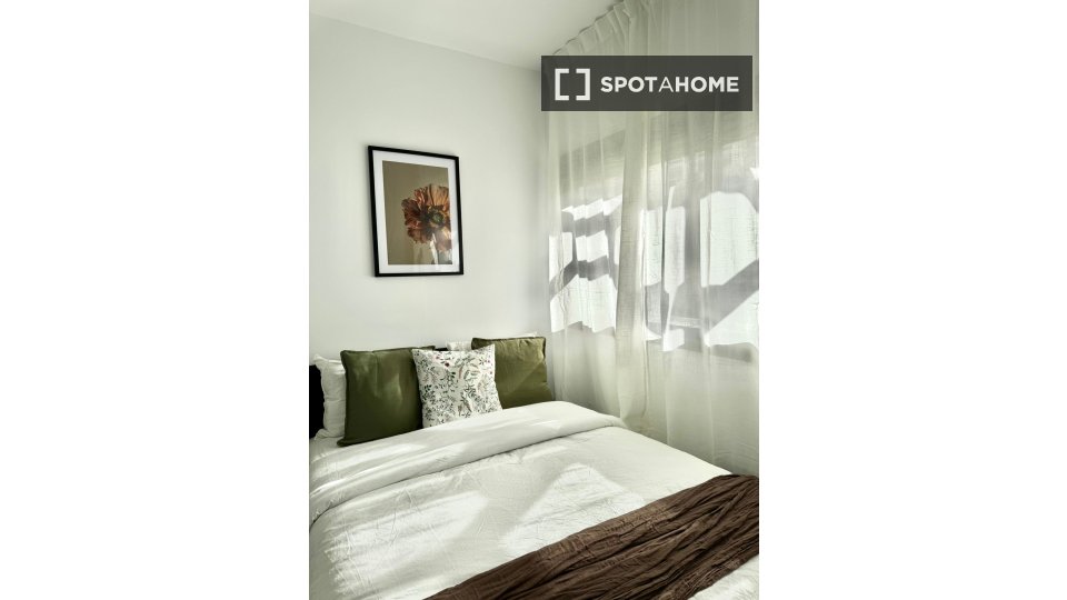 Double room Madrid, 7 beds — photo 7