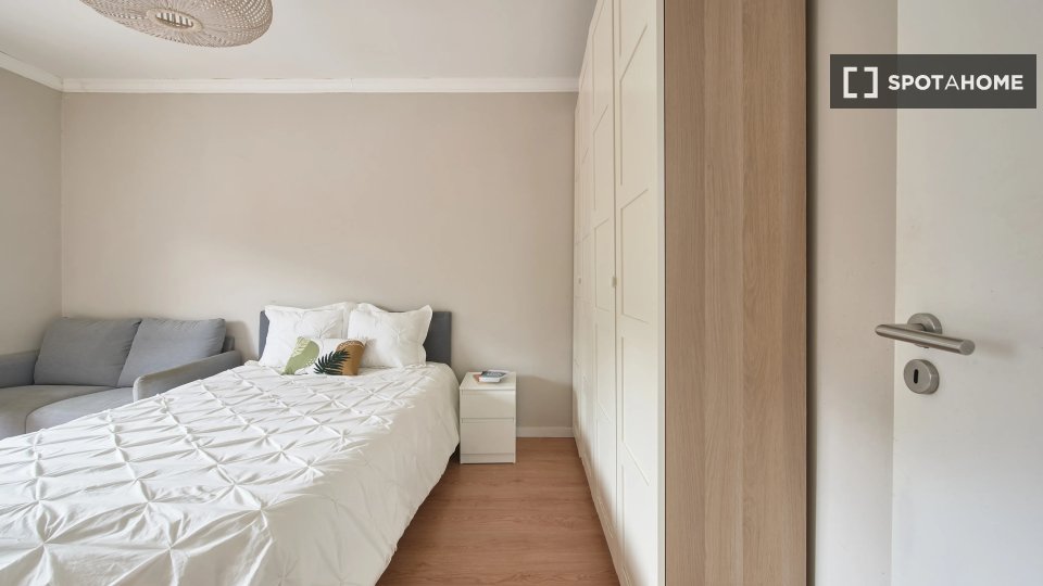 Double room Lisbon, 4 beds — photo 18