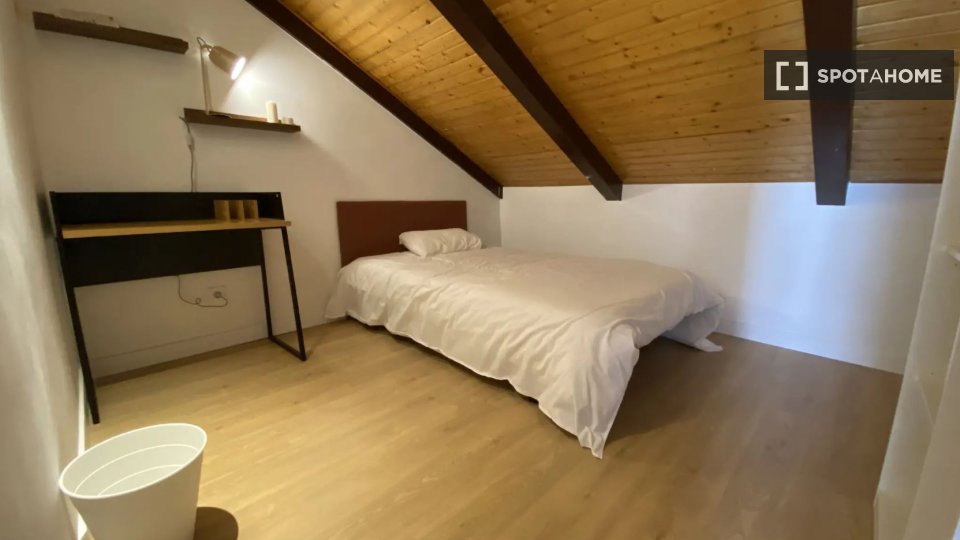 Double room Madrid, 18 beds — photo 9