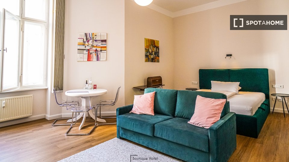 Double room Berlin, 1 bed, 32m² — photo 10