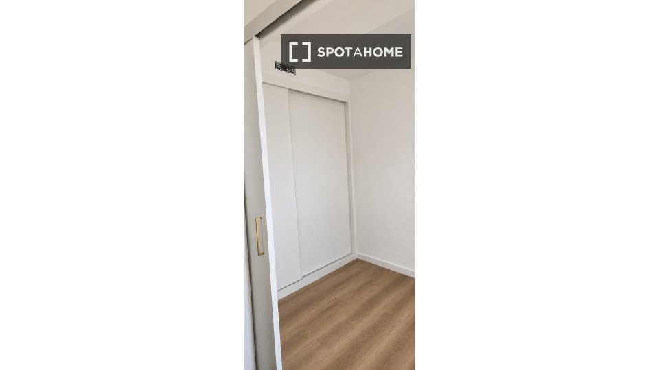 Apartment Valencia, 2 beds, 94m² — photo 14