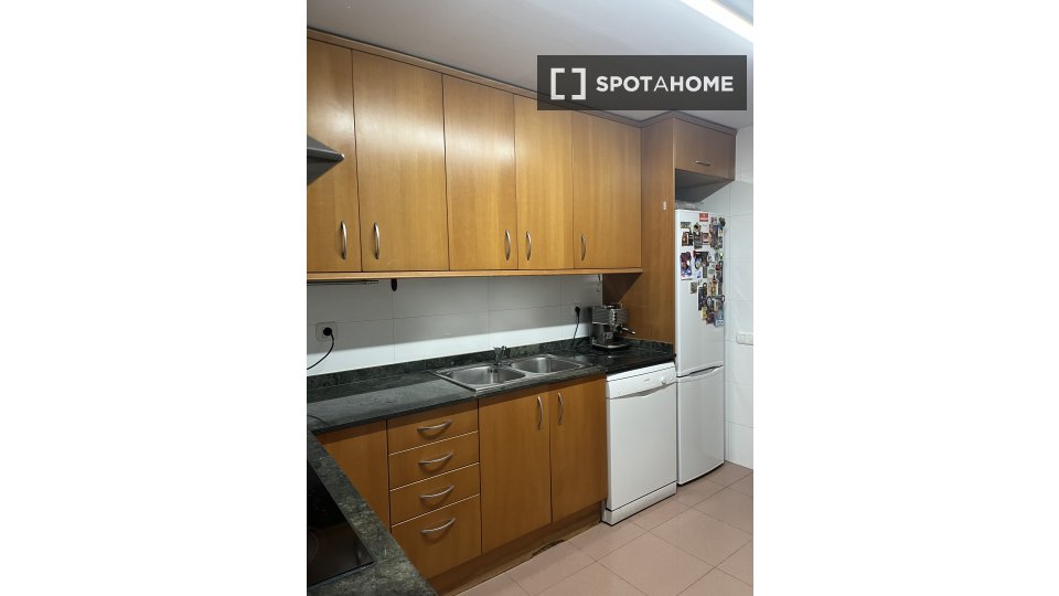Double room Barcelona, 4 beds, 90m² — photo 4