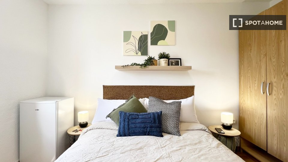 Double room Madrid, 5 beds — photo 10