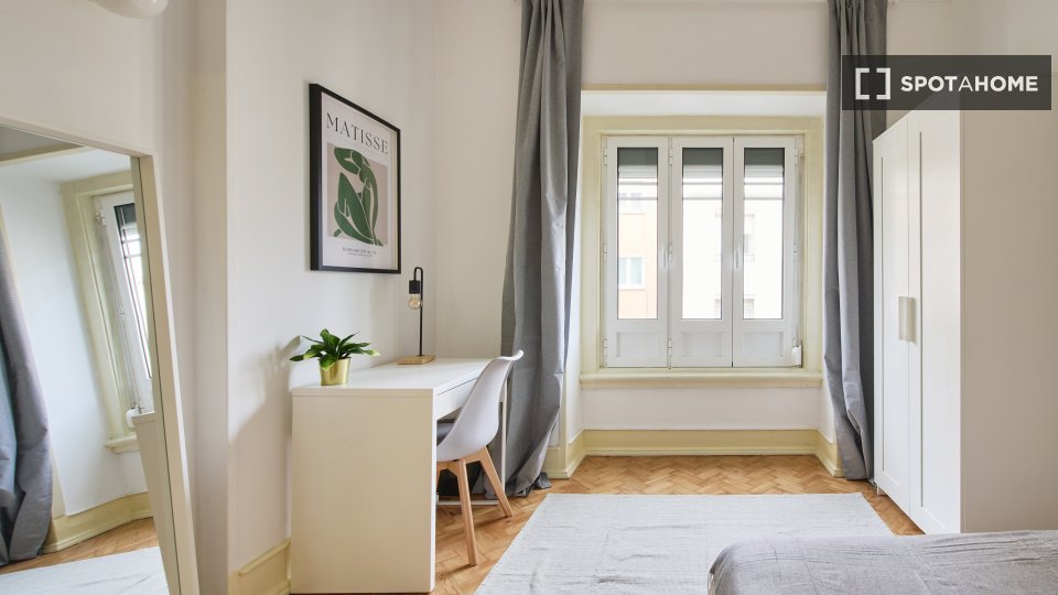 Double room Lisbon, 5 beds — photo 15