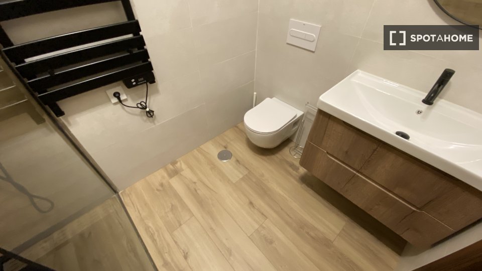 Double room Madrid, 3 beds — photo 19
