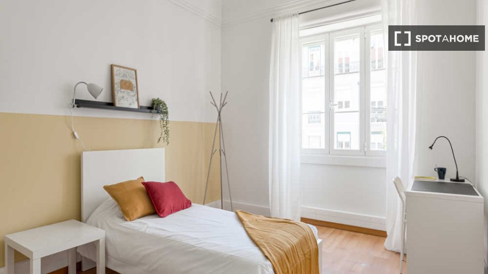 Double room Lisbon, 13 beds — photo 40