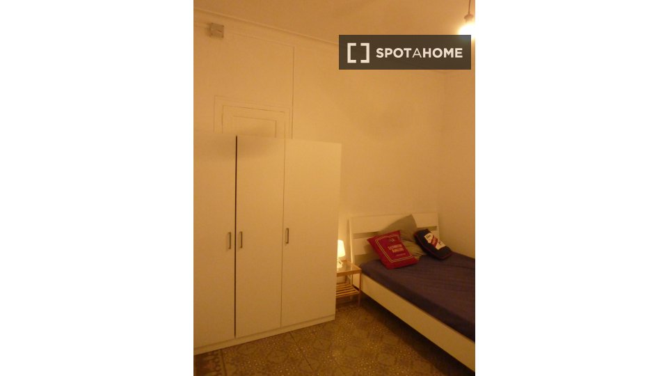 Double room Barcelona, 5 beds, 100m² — photo 2