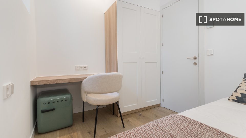 Double room Madrid, 6 beds — photo 14