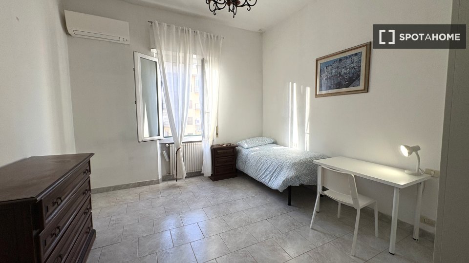 Double room Florence, 3 beds, 90m² — photo 28