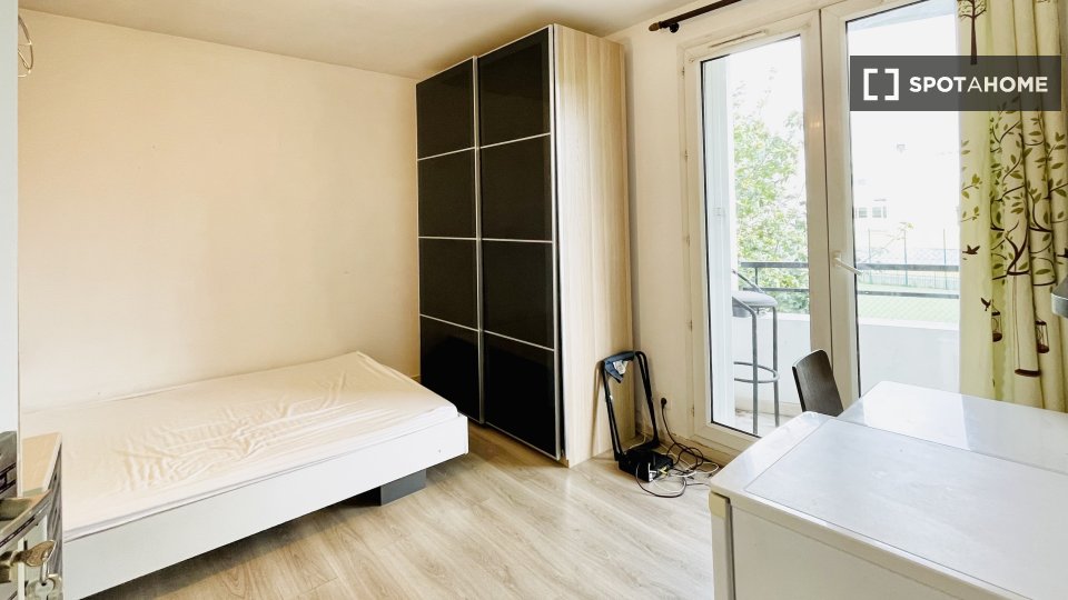 Double room Paris, 3 beds, 14m² — photo 13