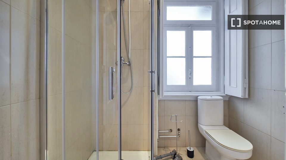 Double room Lisbon, 8 beds — photo 16