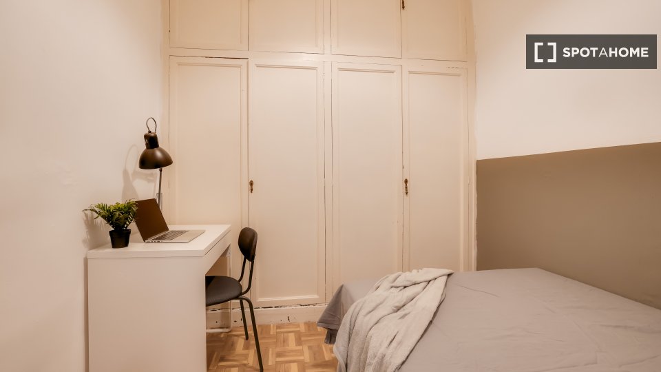 Double room Barcelona, 6 beds, 100m² — photo 5