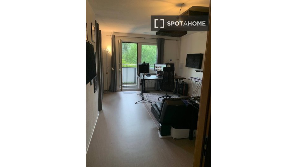 Double room Berlin, 2 beds, 68m² — photo 6