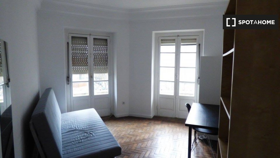 Double room Lisbon, 7 beds — photo 3