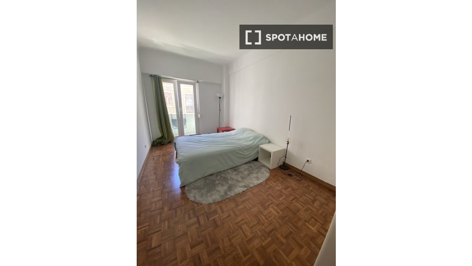 Double room Lisbon, 1 bed — photo 5
