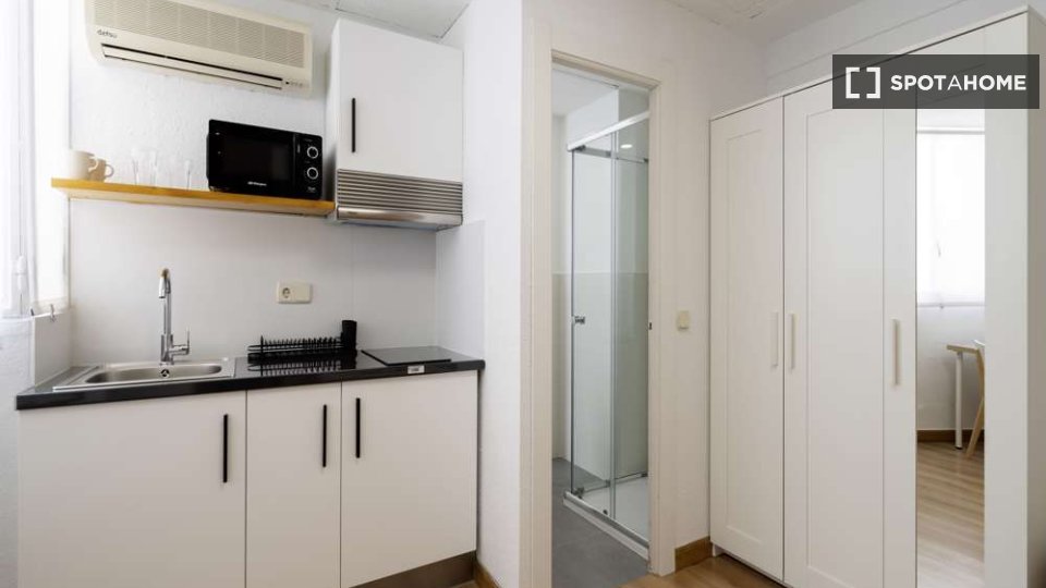 Double room Madrid, 8 beds — photo 14