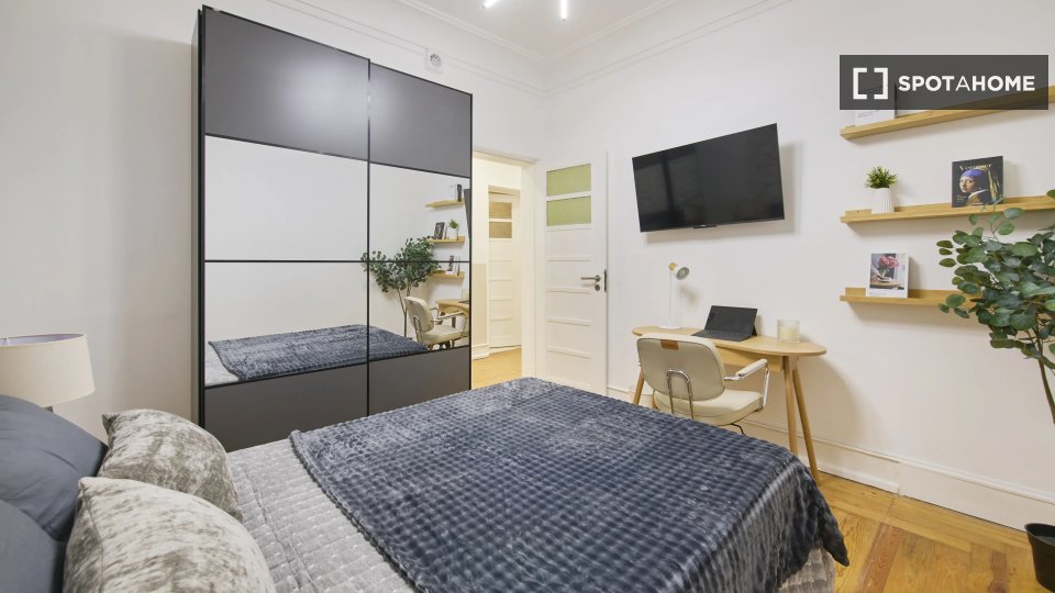 Double room Lisbon, 6 beds — photo 14