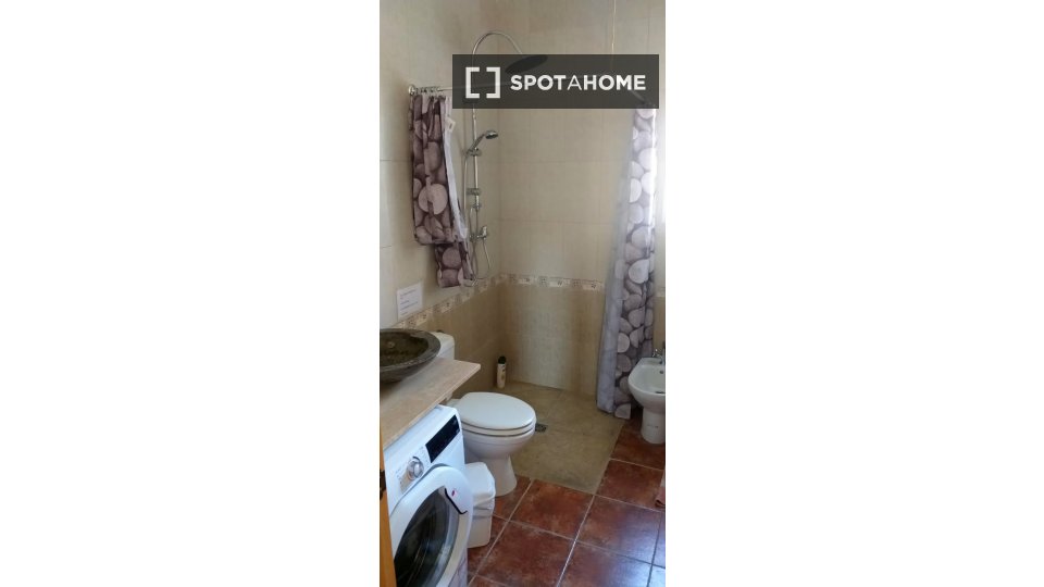 Apartamento de 6 habitaciones en alquiler en Bédar, Almería.