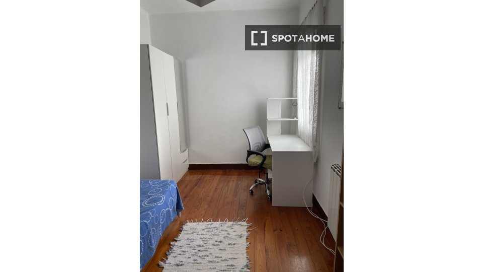 Double room Vigo, 4 beds, 90m² — photo 1
