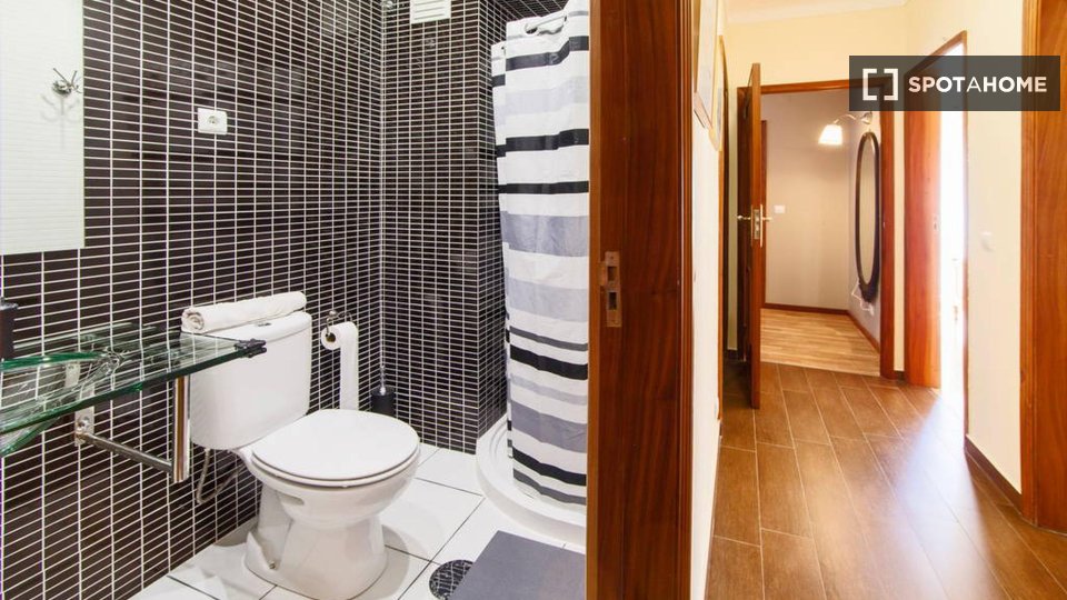 Double room Porto, 3 beds, 155m² — photo 5