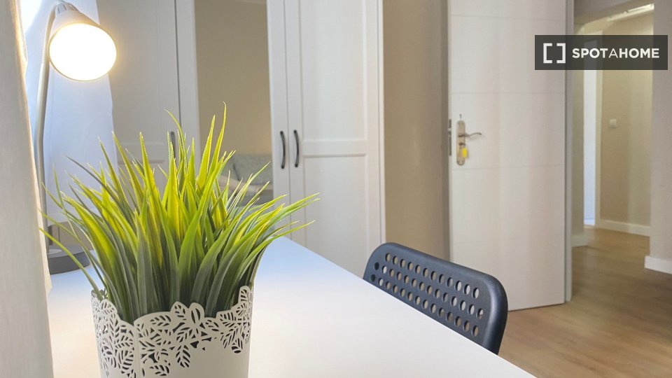 Double room Madrid, 5 beds — photo 4