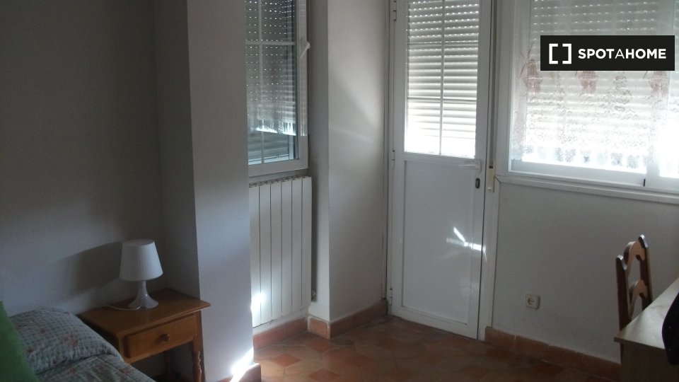 Double room Madrid, 11 beds, 300m² — photo 1