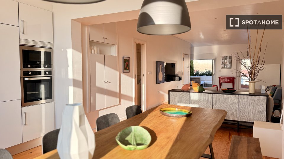 Apartment Lisbon, 2 beds, 90m² — photo 42