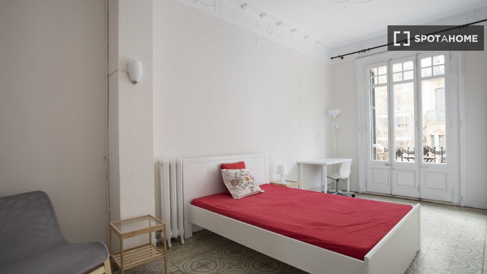 Double room Barcelona, 5 beds, 100m² — photo 1