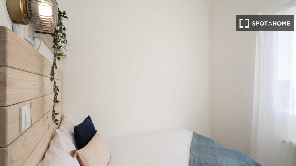 Double room Madrid, 17 beds — photo 31