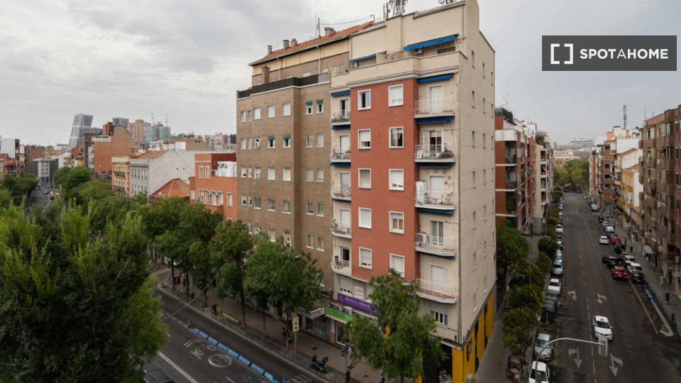 Double room Madrid, 6 beds — photo 48