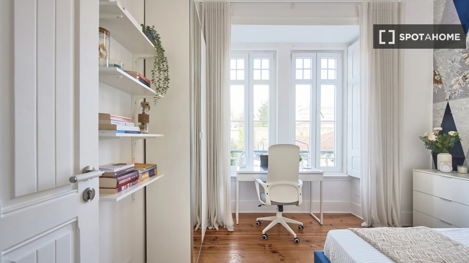 Double room Lisbon, 7 beds — photo 11