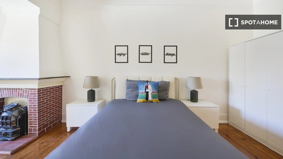 Double room Lisbon, 6 beds — photo 12