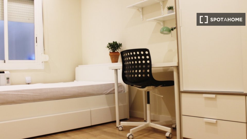 Double room Barcelona, 4 beds — photo 9