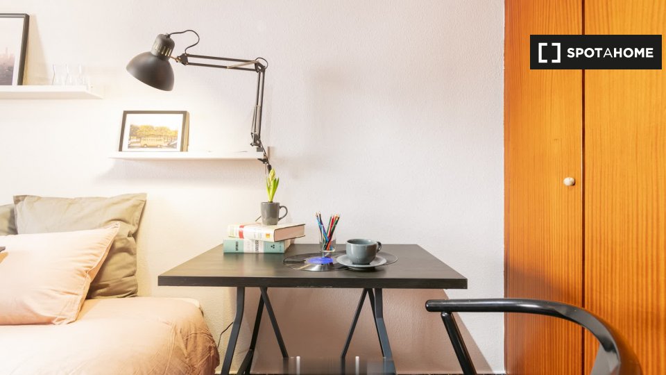 Double room Valencia, 5 beds, 110m² — photo 3