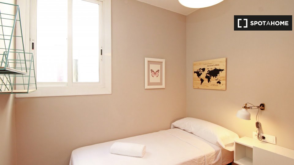 Apartment Barcelona, 4 beds, 140m² — photo 18