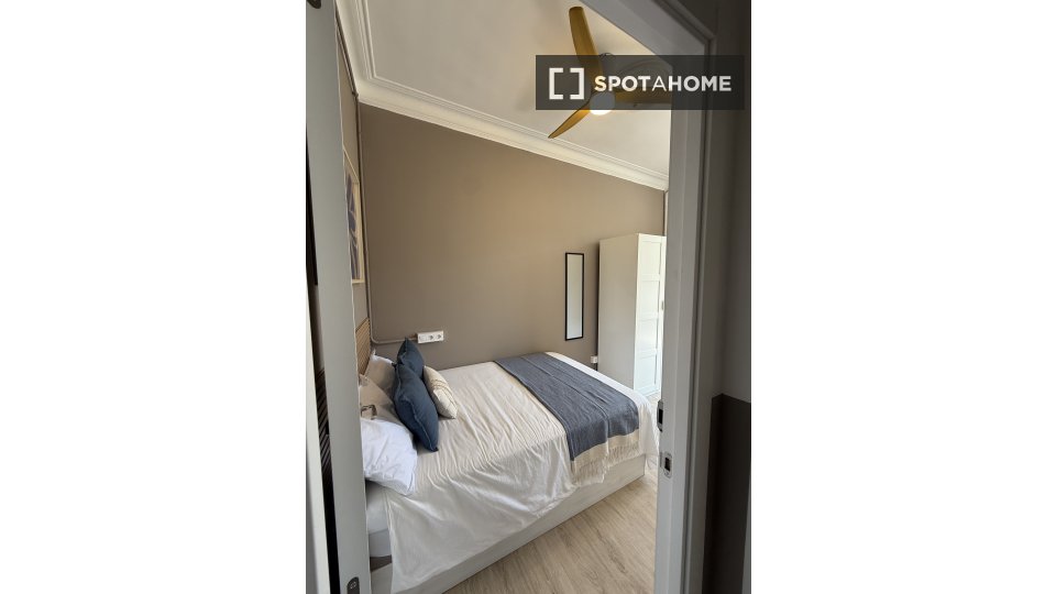 Double room Barcelona, 7 beds, 180m² — photo 7